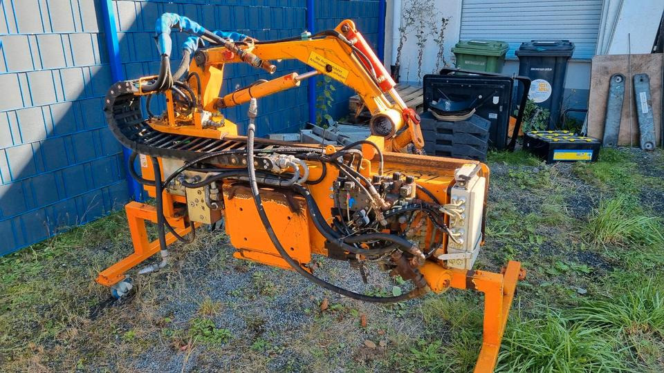 Dücker UNA Mähausleger 100 Böschungsmulcher Böschungsmäher Seitenmulcher Multicar Ladog Bucher Unimog - Desbrozadora de brazo: foto 1 Dücker UNA Mähausleger 100 Böschungsmulcher Böschungsmäher Seitenmulcher Multicar Ladog Bucher Unimog - Desbrozadora de brazo: foto 1