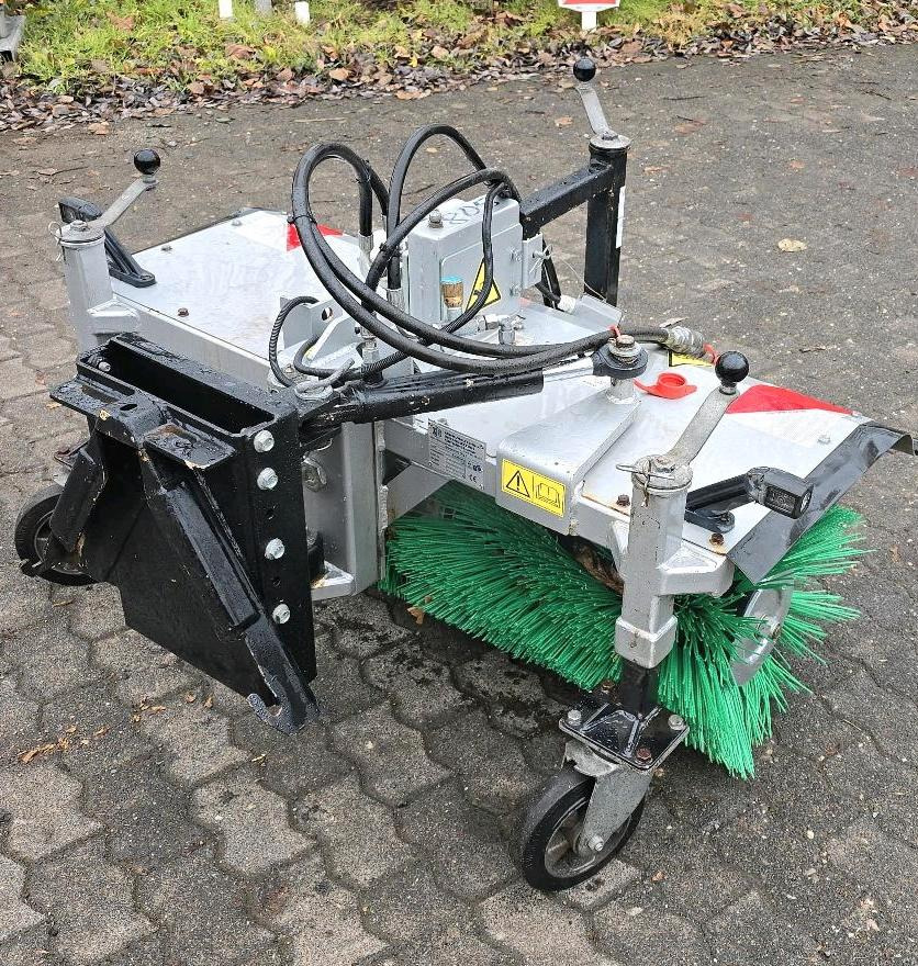 KIF CM 1600 Kehrmaschine Straßenkehrmaschine Kehrbesen für Multicar Tremo Iseki Kubota - Barredora cucharón: foto 3 KIF CM 1600 Kehrmaschine Straßenkehrmaschine Kehrbesen für Multicar Tremo Iseki Kubota - Barredora cucharón: foto 3