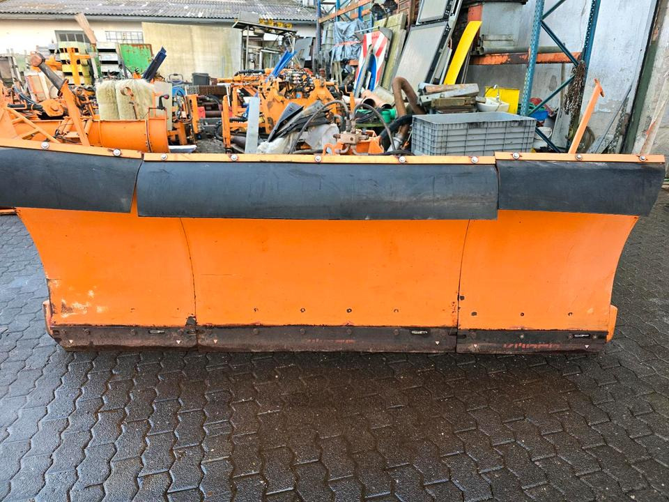 Kahlbacher Vampir 2.8m. Schneeschieber Schneeschild Winterdienst Räumschild Schneepflug passend für Traktor Unimog 405 UGE UGN Fronthydraulik - Cuchilla quitanieves: foto 5 Kahlbacher Vampir 2.8m. Schneeschieber Schneeschild Winterdienst Räumschild Schneepflug passend für Traktor Unimog 405 UGE UGN Fronthydraulik - Cuchilla quitanieves: foto 5