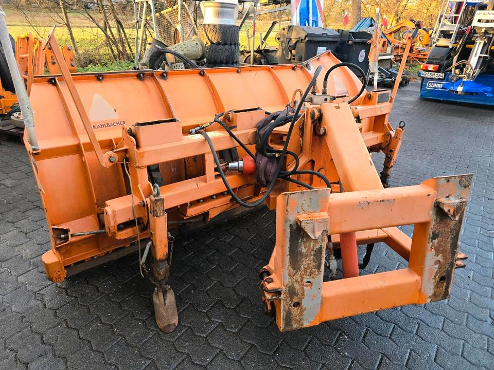 Kahlbacher Vampir 2.8m. Schneeschieber Schneeschild Winterdienst Räumschild Schneepflug passend für Traktor Unimog 405 UGE UGN Fronthydraulik - Cuchilla quitanieves: foto 3 Kahlbacher Vampir 2.8m. Schneeschieber Schneeschild Winterdienst Räumschild Schneepflug passend für Traktor Unimog 405 UGE UGN Fronthydraulik - Cuchilla quitanieves: foto 3