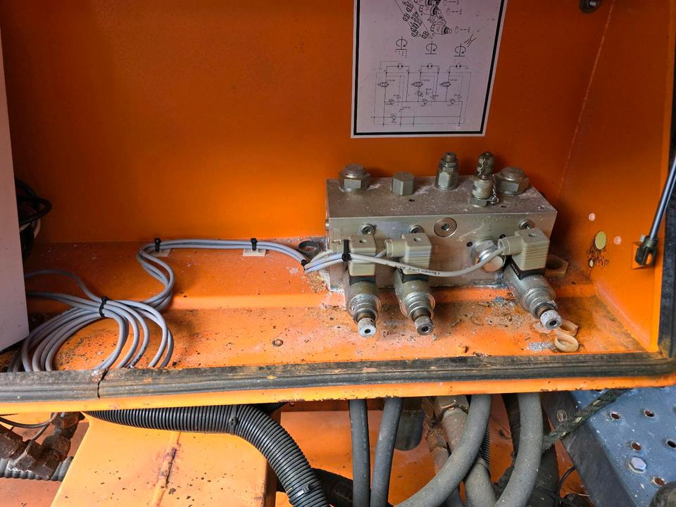 Esparcidor de sal Küpper-Weisser IMS F25040HFS IMSSF 4m3 Salzstreuer für Unimog 405 U 500 527 530 535  Streuautomat Streusilo Mercedes-Benz UGE UGN: foto 8