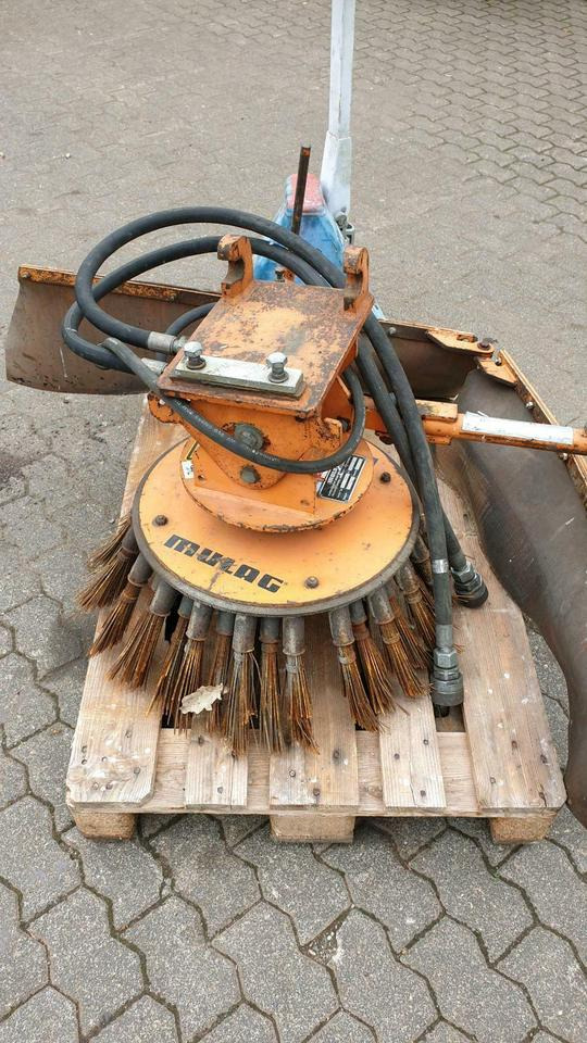 Mulag Wildkrautbürste Mähausleger Böschungsmulcher Dücker unimog - Barredora cucharón: foto 4 Mulag Wildkrautbürste Mähausleger Böschungsmulcher Dücker unimog - Barredora cucharón: foto 4