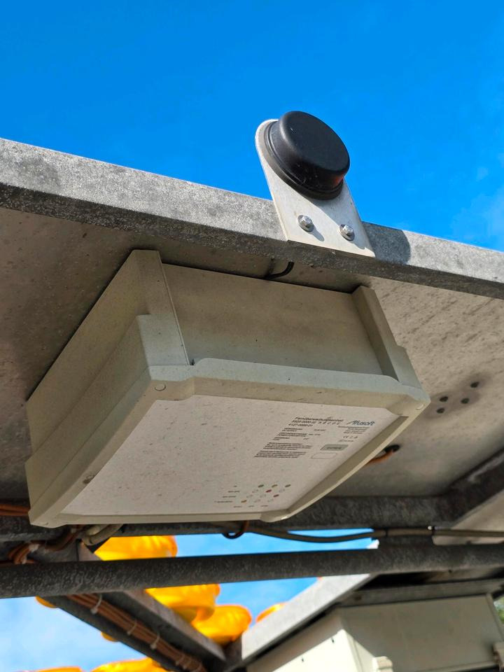 Nissen LED Absperrtafel DORA GPS FAT VZ-616 Fahrbare Absperrtafel Sperrwand Verkehrsleittafel Verkehrssicherungsanhänger Verkehrsleitanhänger Trebbiner Horizont - Remolque: foto 5 Nissen LED Absperrtafel DORA GPS FAT VZ-616 Fahrbare Absperrtafel Sperrwand Verkehrsleittafel Verkehrssicherungsanhänger Verkehrsleitanhänger Trebbiner Horizont - Remolque: foto 5