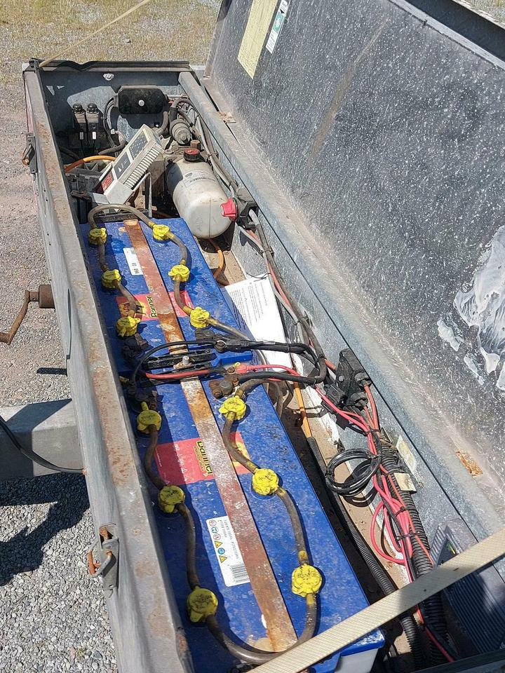 Remolque Trebbiner Absperrtafel AMD Verkehrsleittafel Vz616: foto 6
