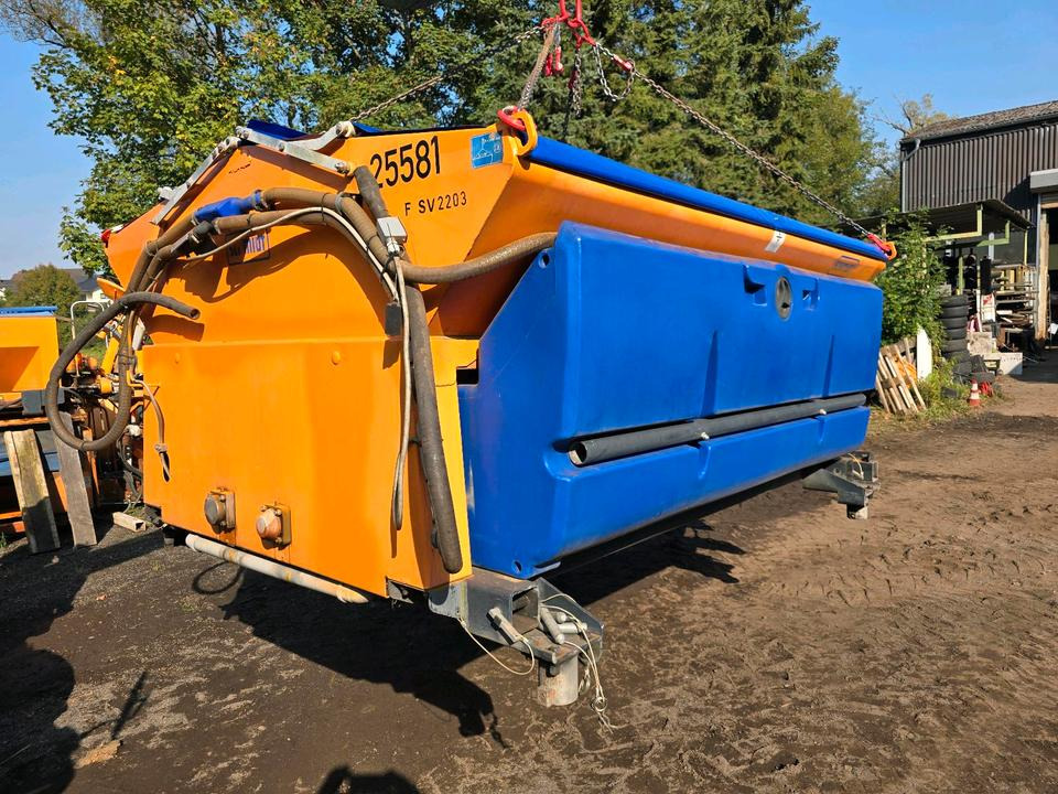 Schmidt Stratos Salzstreuer S44 4,4m3 für Unimog 405 U500 527 530 535 Aufbaustreuautomat Salzsilo Winterdienst Küpper-Weisser Epoke - Esparcidor de sal: foto 4 Schmidt Stratos Salzstreuer S44 4,4m3 für Unimog 405 U500 527 530 535 Aufbaustreuautomat Salzsilo Winterdienst Küpper-Weisser Epoke - Esparcidor de sal: foto 4