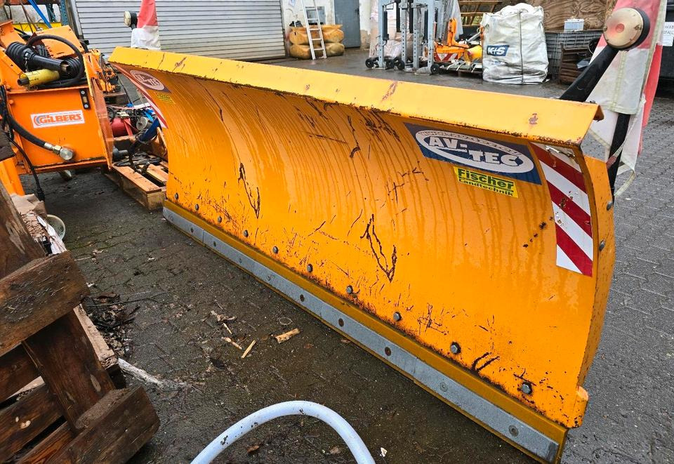 Schneepflug für Schaeff U. Yanmar Radlader Schneeschild Schneeschieber Schmidt Winterdienst - Cuchilla quitanieves: foto 4 Schneepflug für Schaeff U. Yanmar Radlader Schneeschild Schneeschieber Schmidt Winterdienst - Cuchilla quitanieves: foto 4