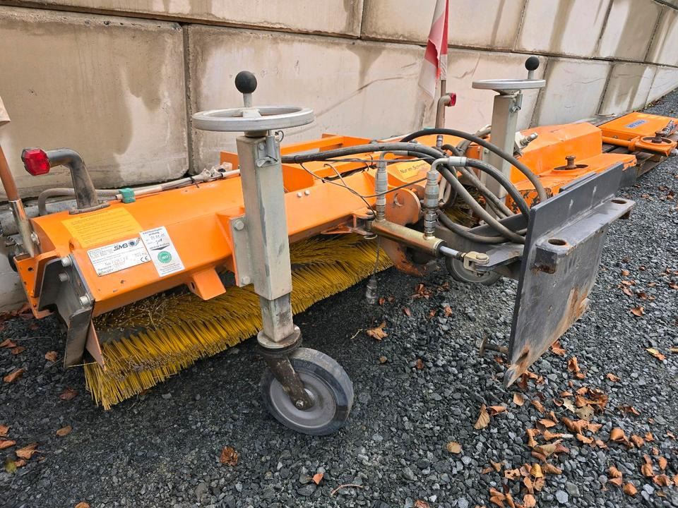 Sobernheimer FKM 1.8F Kehrmaschine für Multicar Straßenkehrmaschine Kehrbesen für Multicar Tremo Iseki Kubota - Barredora cucharón: foto 5 Sobernheimer FKM 1.8F Kehrmaschine für Multicar Straßenkehrmaschine Kehrbesen für Multicar Tremo Iseki Kubota - Barredora cucharón: foto 5