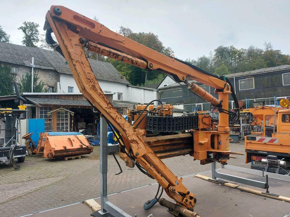 Suche Dücker Mulag Mähausleger Böschungsmulcher Schmidt Unimog - Desbrozadora de brazo: foto 4 Suche Dücker Mulag Mähausleger Böschungsmulcher Schmidt Unimog - Desbrozadora de brazo: foto 4
