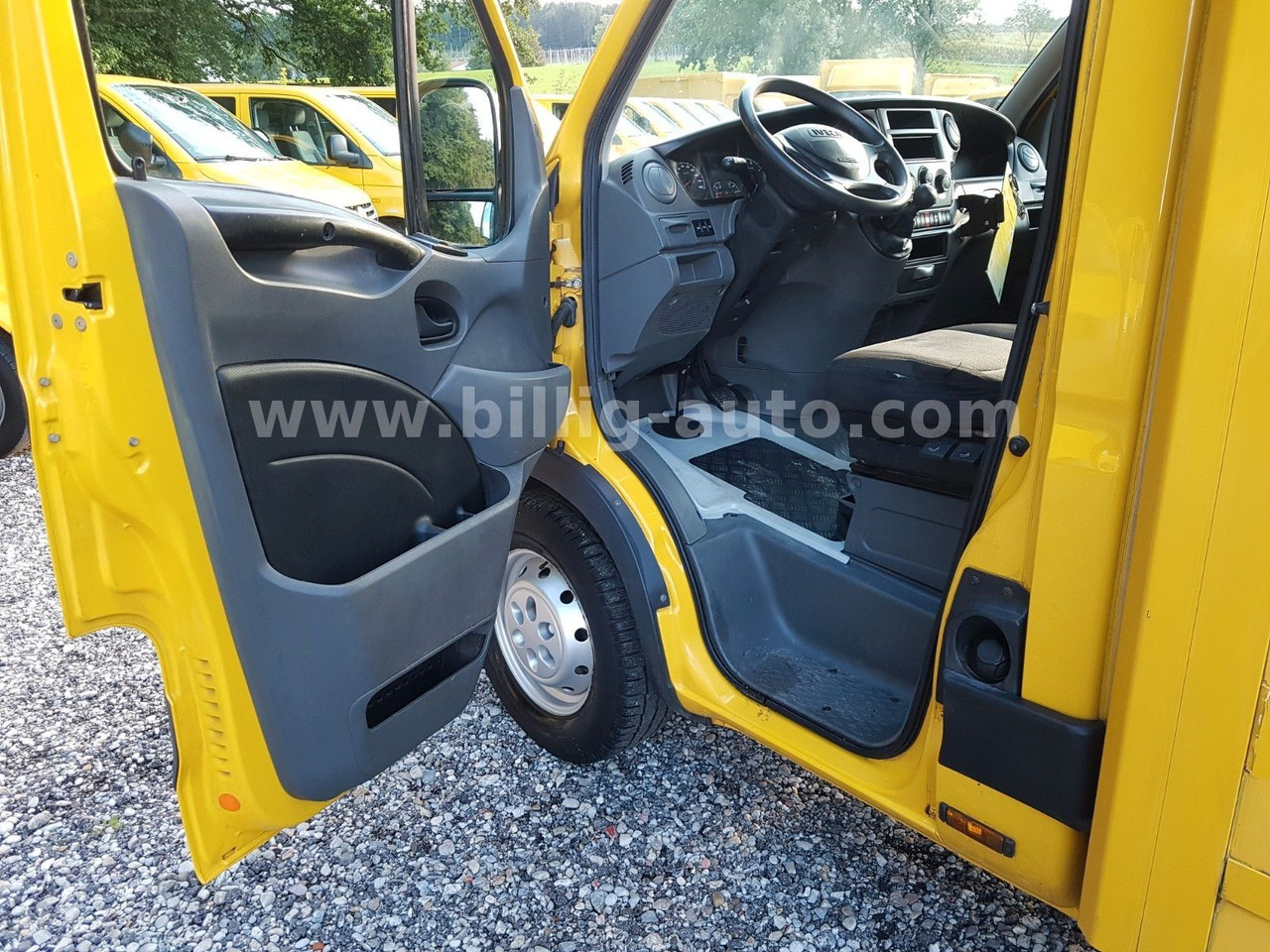Furgoneta caja cerrada Iveco Daily Koffer * KURZE VERSION * Automatik * EU5: foto 12