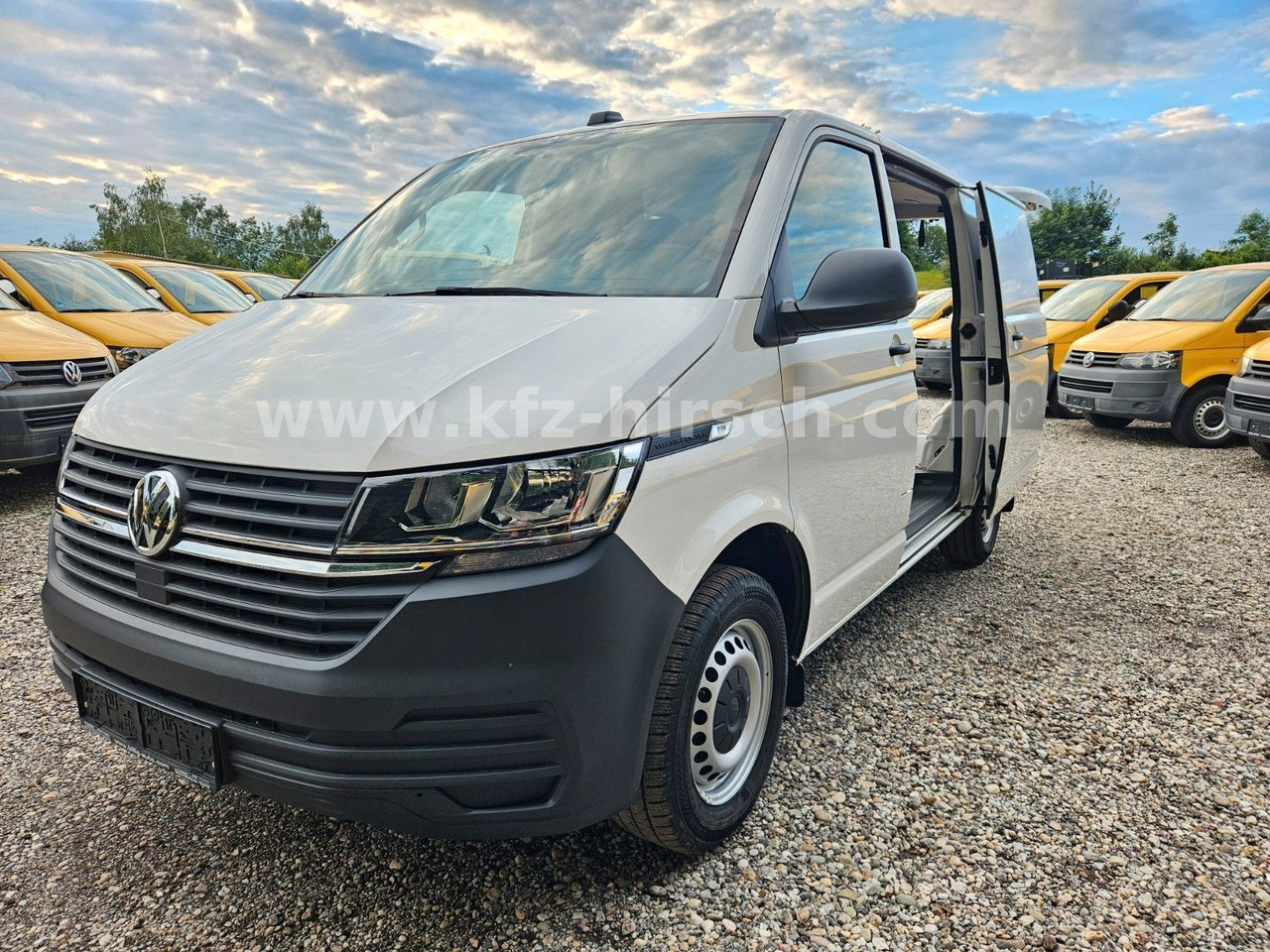 Volkswagen T6.1 Transporter T6 2xSchiebetüre!org.3.557KM| - Furgoneta pequeña: foto 1 Volkswagen T6.1 Transporter T6 2xSchiebetüre!org.3.557KM| - Furgoneta pequeña: foto 1