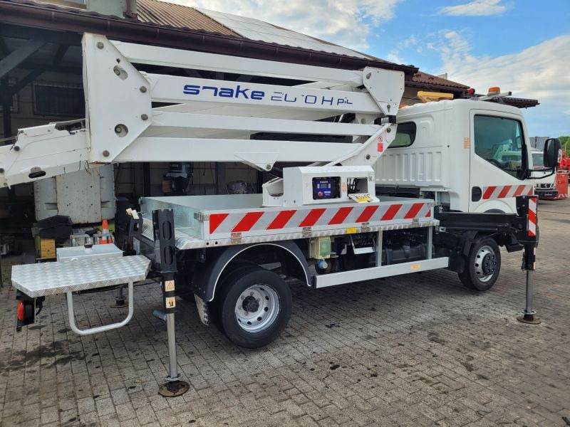 Nissan Cabstar NT400 podnośnik koszowy 20 m Oil&Steel Snake 2010 Plus bucket truck boom lift - Camión con plataforma elevadora: foto 3 Nissan Cabstar NT400 podnośnik koszowy 20 m Oil&Steel Snake 2010 Plus bucket truck boom lift - Camión con plataforma elevadora: foto 3