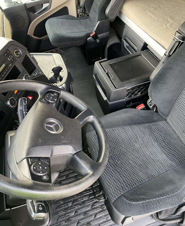 Mercedes-Benz ACTROS 1845 BIG SPACE - Cabeza tractora: foto 4 Mercedes-Benz ACTROS 1845 BIG SPACE - Cabeza tractora: foto 4