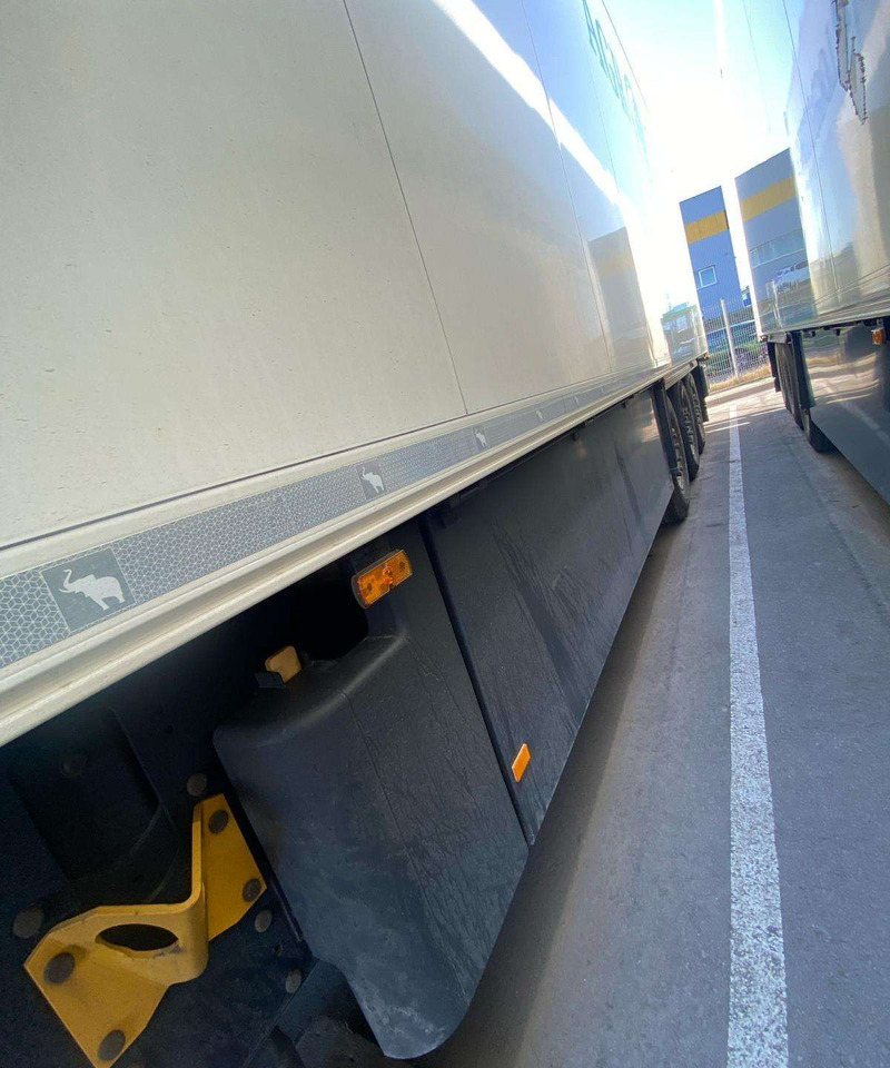 Schmitz SCHMITZ MULTITEMP 7cm - Semirremolque frigorífico: foto 2 Schmitz SCHMITZ MULTITEMP 7cm - Semirremolque frigorífico: foto 2