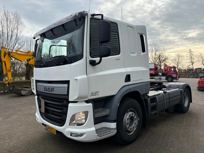 DAF CF 440 6x2 / HOLLAND TRUCK / LOW KM / NEW APK - TUV / BULK COMPRESSOR / ADR I II III / - Cabeza tractora: foto 2 DAF CF 440 6x2 / HOLLAND TRUCK / LOW KM / NEW APK - TUV / BULK COMPRESSOR / ADR I II III / - Cabeza tractora: foto 2