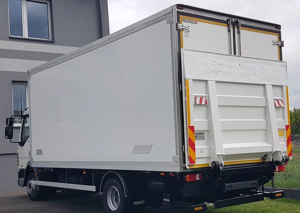 DAF 12T LF 210 WINDA CHŁODNIA 14EP 5,79x2,48x2,29 KLIMA AGREGAT - Camión frigorífico: foto 3 DAF 12T LF 210 WINDA CHŁODNIA 14EP 5,79x2,48x2,29 KLIMA AGREGAT - Camión frigorífico: foto 3