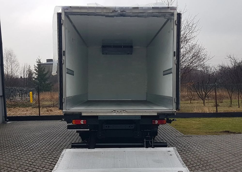 DAF LF 45.180 WINDA CHŁODNIA 15EP 6,20x2,45x2,19 KLIMA - Camión frigorífico: foto 5 DAF LF 45.180 WINDA CHŁODNIA 15EP 6,20x2,45x2,19 KLIMA - Camión frigorífico: foto 5