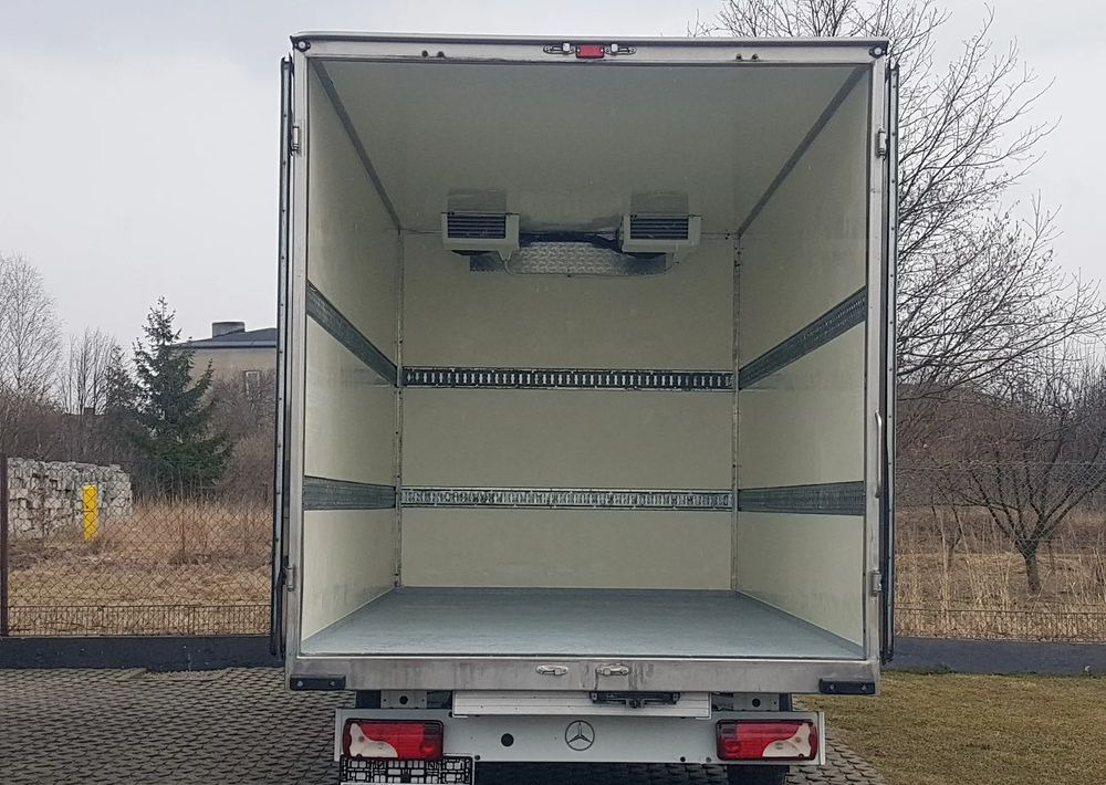 Mercedes-Benz Sprinter CHŁODNIA 8EP IZOTERMA AGREGAT ZANOTTI 4,12x2,15x2,30 KLIMA 314CDI - Furgoneta frigorifica: foto 5 Mercedes-Benz Sprinter CHŁODNIA 8EP IZOTERMA AGREGAT ZANOTTI 4,12x2,15x2,30 KLIMA 314CDI - Furgoneta frigorifica: foto 5