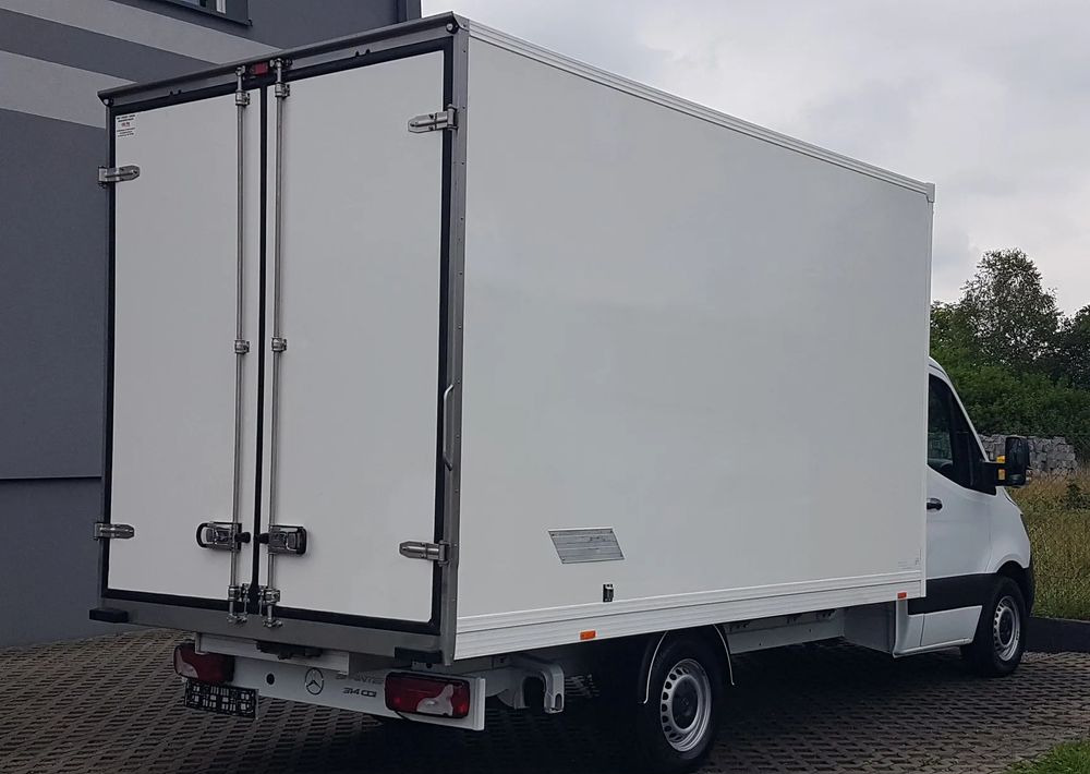 Mercedes-Benz Sprinter KONTENER 8EP 4,11x2,15x2,30 KLIMA 314 CDI MANUAL KRAJOWY - Furgoneta caja cerrada: foto 4 Mercedes-Benz Sprinter KONTENER 8EP 4,11x2,15x2,30 KLIMA 314 CDI MANUAL KRAJOWY - Furgoneta caja cerrada: foto 4