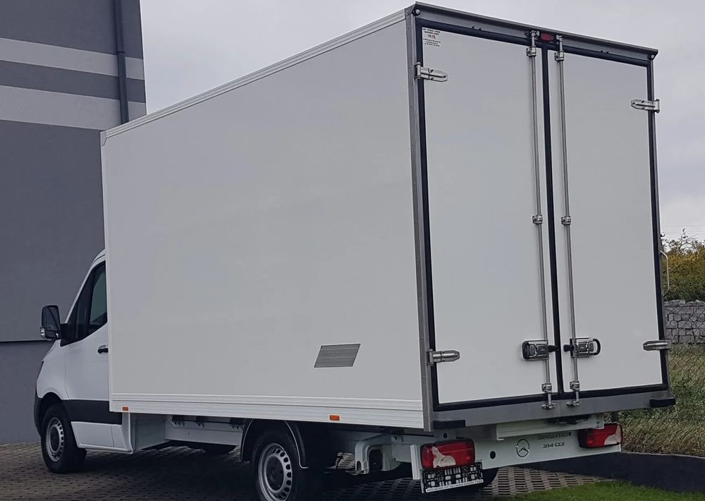 Mercedes-Benz Sprinter KONTENER 8EP 4,13x2,17x2,30 KLIMA 314 CDI MANUAL KRAJOWY - Furgoneta caja cerrada: foto 3 Mercedes-Benz Sprinter KONTENER 8EP 4,13x2,17x2,30 KLIMA 314 CDI MANUAL KRAJOWY - Furgoneta caja cerrada: foto 3