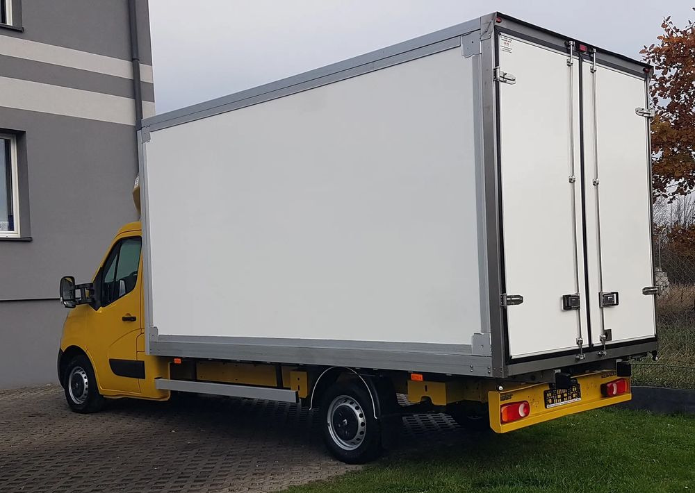 Renault MASTER KONTENER 8EP 4,21x2,23x2,22 KLIMA KRAJOWY MANUAL 6-BIEGÓW - Furgoneta caja cerrada: foto 3 Renault MASTER KONTENER 8EP 4,21x2,23x2,22 KLIMA KRAJOWY MANUAL 6-BIEGÓW - Furgoneta caja cerrada: foto 3