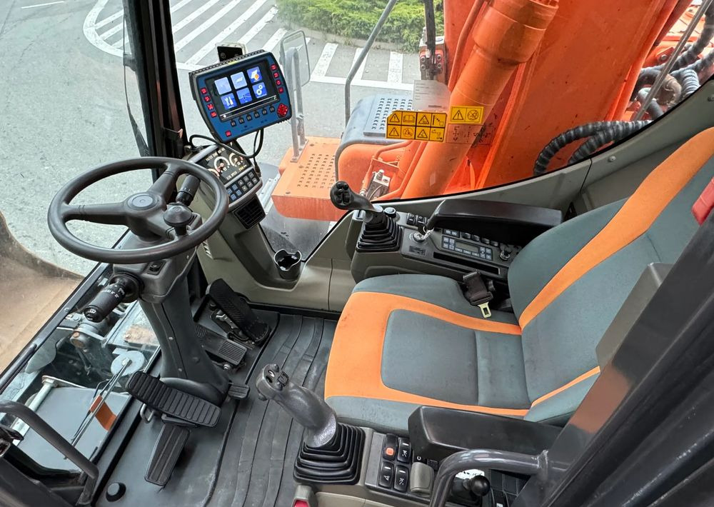 Leasing de  Doosan * DOOSAN DX160W *ROTOTILT* GPS 2D Leica * Sprowadzona * Stan Perfekcyjny * Koparka Kołowa * Doosan * DOOSAN DX160W *ROTOTILT* GPS 2D Leica * Sprowadzona * Stan Perfekcyjny * Koparka Kołowa *: foto 18