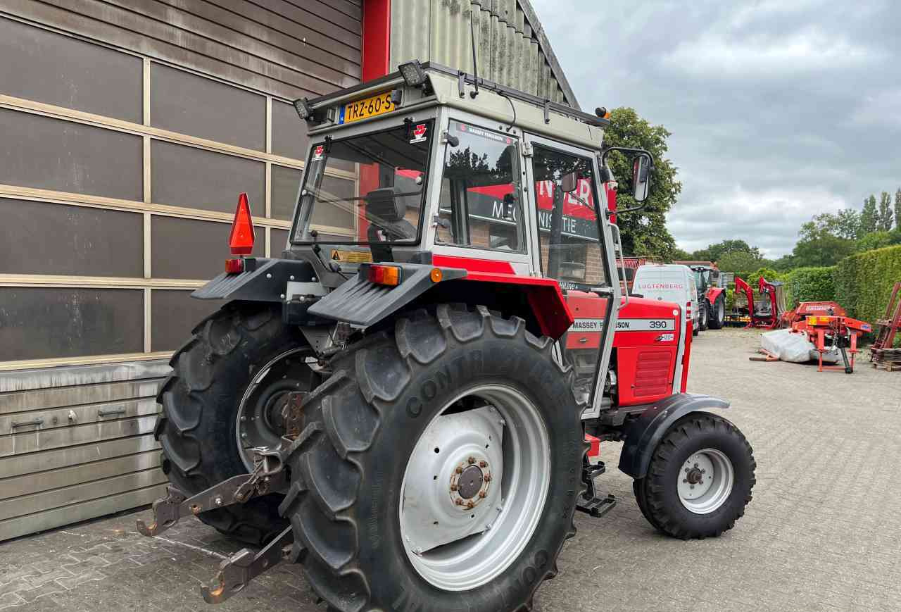 Massey Ferguson 390 2WD Tractoren - Tractor: foto 4 Massey Ferguson 390 2WD Tractoren - Tractor: foto 4