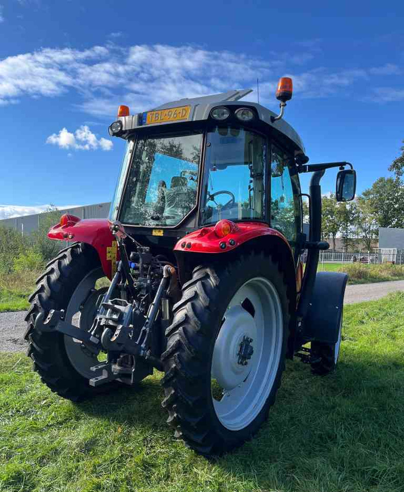 Massey Ferguson 5609 Dyna-4 Essential - Tractor: foto 4 Massey Ferguson 5609 Dyna-4 Essential - Tractor: foto 4