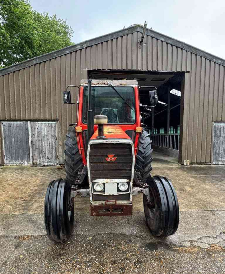 Massey Ferguson 575 - Tractor: foto 3 Massey Ferguson 575 - Tractor: foto 3