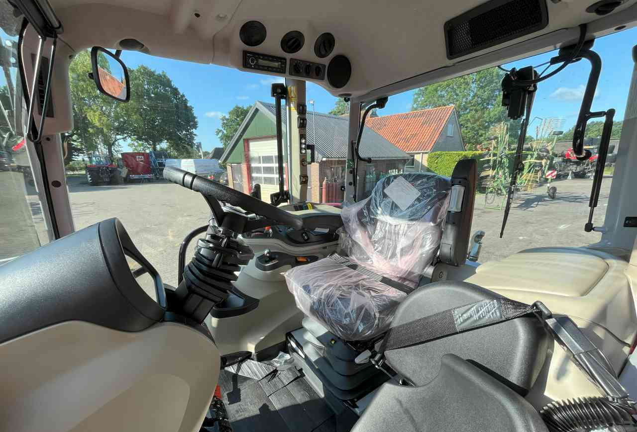 Massey Ferguson 5M.145 Dyna-4 Tractoren - Tractor: foto 5 Massey Ferguson 5M.145 Dyna-4 Tractoren - Tractor: foto 5