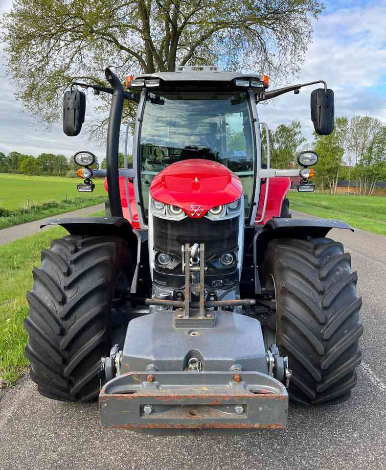 Massey Ferguson 6S.165 Dyna-6 Efficient - Tractor: foto 3 Massey Ferguson 6S.165 Dyna-6 Efficient - Tractor: foto 3