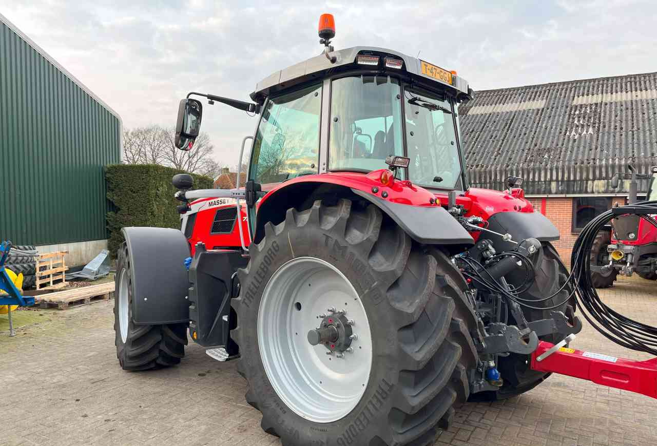 Massey Ferguson 7S.210 Dyna-VT Exclusive Tractoren - Tractor: foto 3 Massey Ferguson 7S.210 Dyna-VT Exclusive Tractoren - Tractor: foto 3