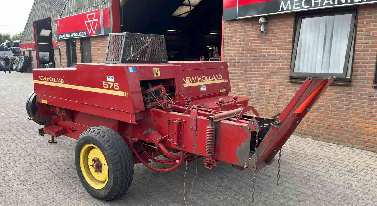 New Holland 570 Balepers pers pakkenperk weidebouwmachines - Empacadora de pacas cuadradas: foto 2 New Holland 570 Balepers pers pakkenperk weidebouwmachines - Empacadora de pacas cuadradas: foto 2