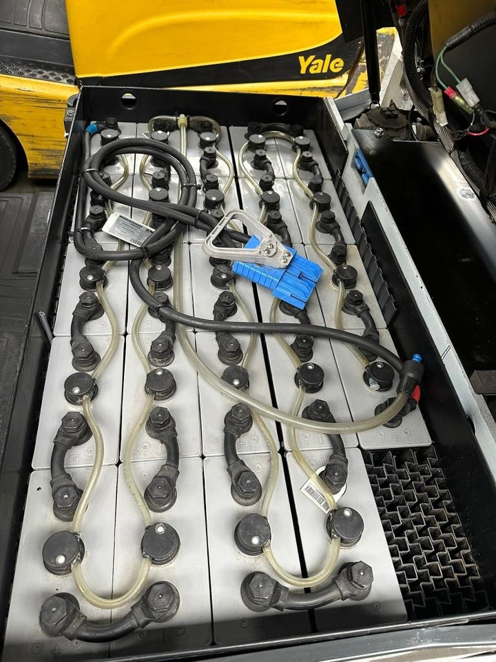 Carretilla elevadora eléctrica UniCarriers A1N1L15Q DRIVE-IN CAB: foto 7