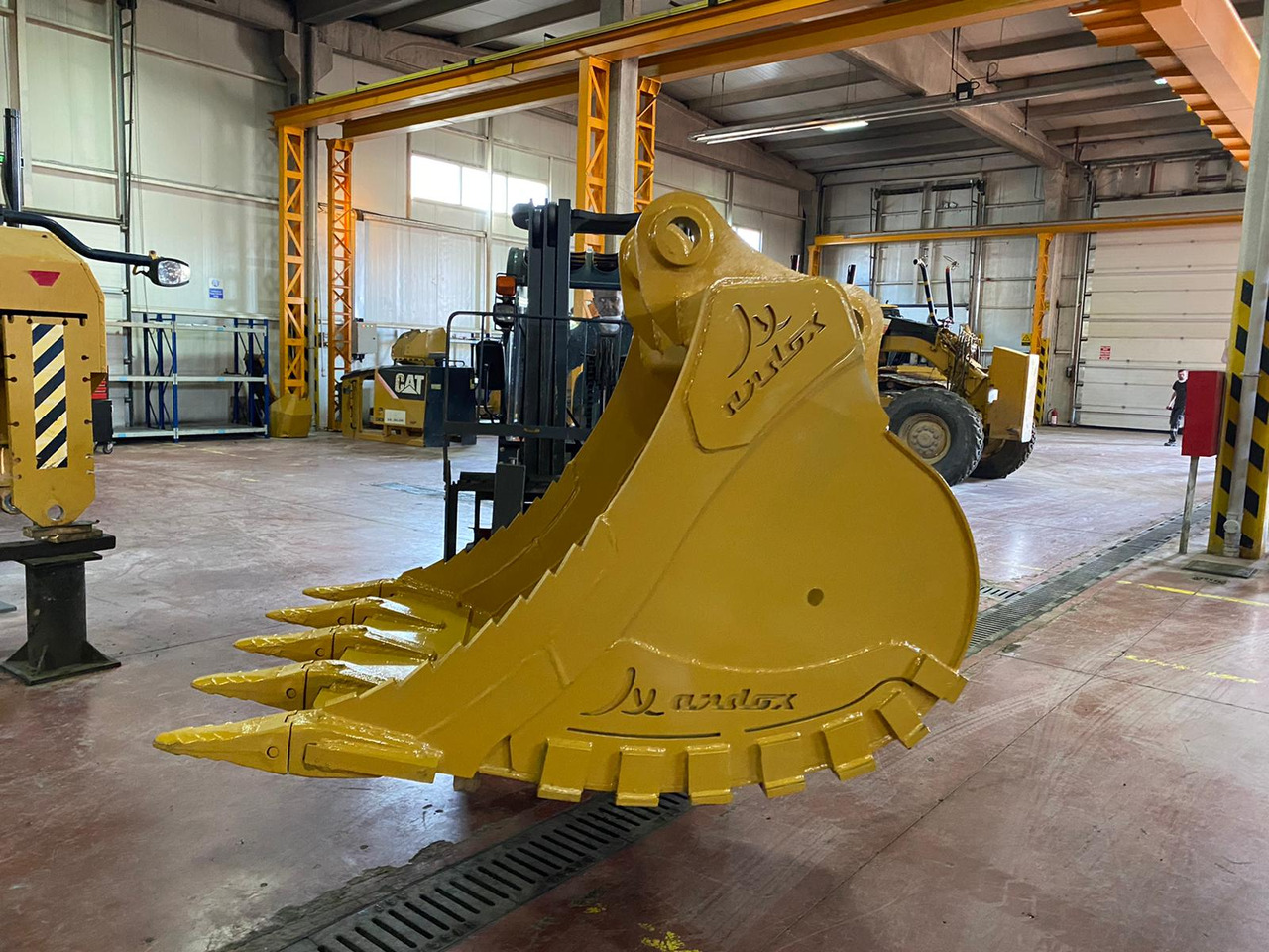 CAT Rock Bucket - Cazo para excavadora para Maquinaria de construcción: foto 5 CAT Rock Bucket - Cazo para excavadora para Maquinaria de construcción: foto 5