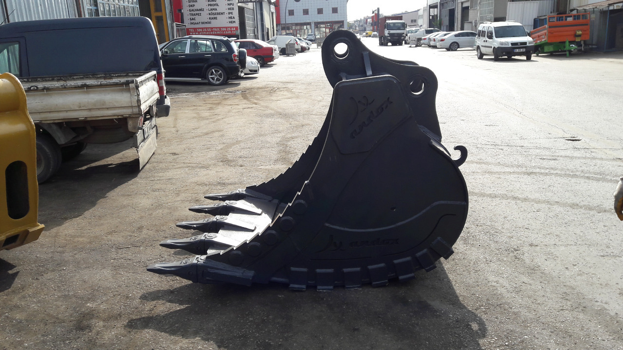 KOMATSU  - Cazo para excavadora para Maquinaria de construcción: foto 2 KOMATSU  - Cazo para excavadora para Maquinaria de construcción: foto 2