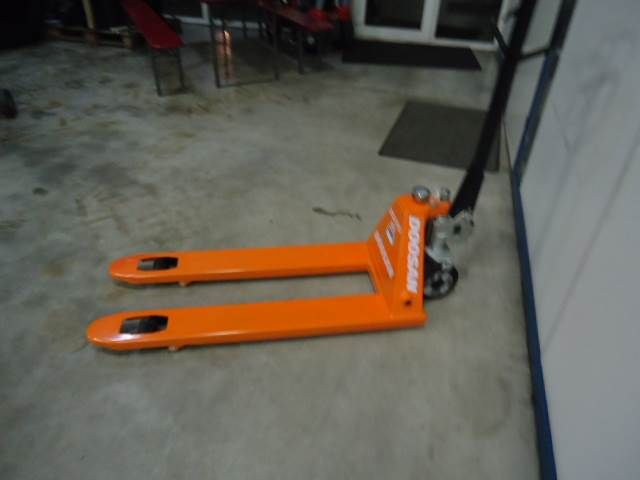 Doosan Pallettruck - Transpaleta: foto 4 Doosan Pallettruck - Transpaleta: foto 4