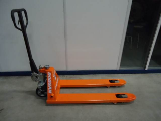 Doosan Pallettruck - Transpaleta: foto 1 Doosan Pallettruck - Transpaleta: foto 1