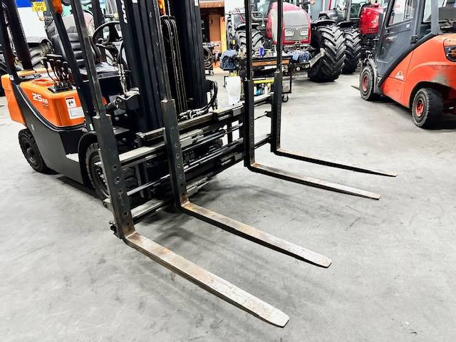 Kaup 2T 429 Multi vorkversteller met sideshift - Implemento para Equipo de manutención: foto 2 Kaup 2T 429 Multi vorkversteller met sideshift - Implemento para Equipo de manutención: foto 2