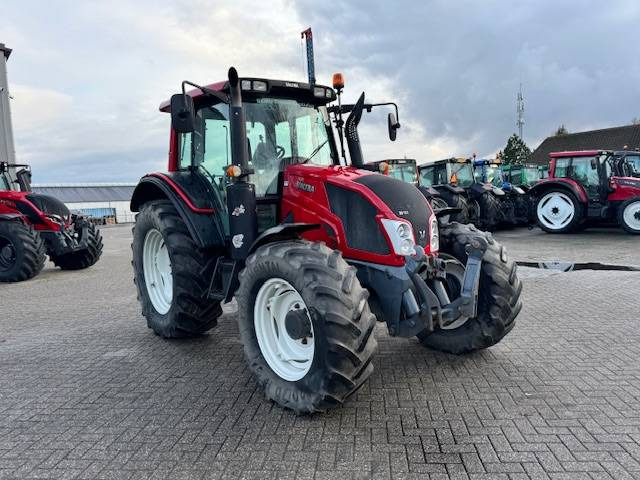 Tractor Valtra N123 Hitech5: foto 9
