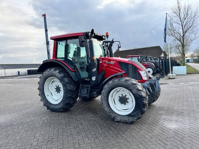 Tractor Valtra N123 Hitech5: foto 11