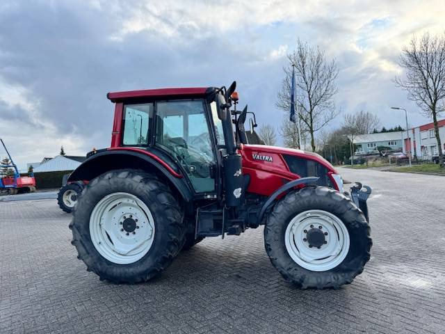 Tractor Valtra N123 Hitech5: foto 12