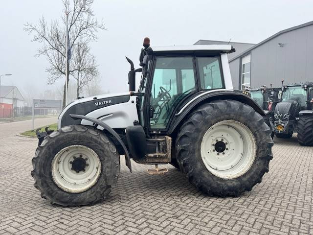 Valtra N141 hitech, Fronthef, Frontpto - Tractor: foto 3 Valtra N141 hitech, Fronthef, Frontpto - Tractor: foto 3