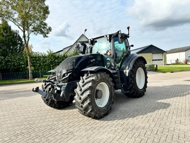 Valtra T235 Direct Smart Touch TWINTRAC! 745 HOURS - Tractor: foto 2 Valtra T235 Direct Smart Touch TWINTRAC! 745 HOURS - Tractor: foto 2