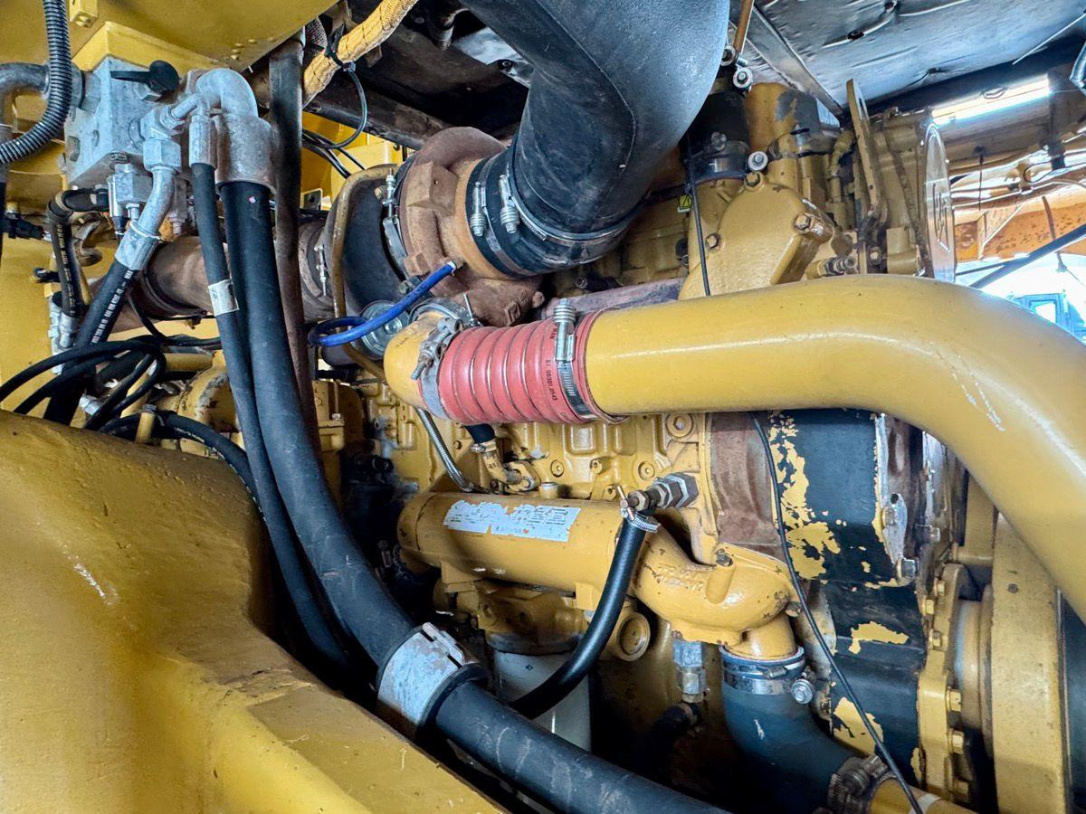 Dúmper rígido Caterpillar 772: foto 11