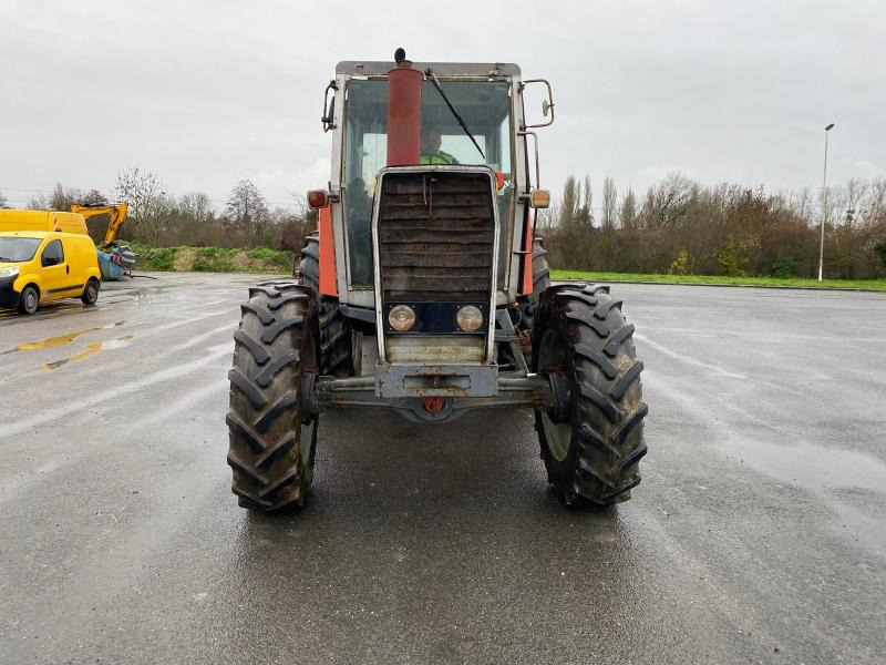 Massey Ferguson 4x4 2620 - Tractor: foto 2 Massey Ferguson 4x4 2620 - Tractor: foto 2
