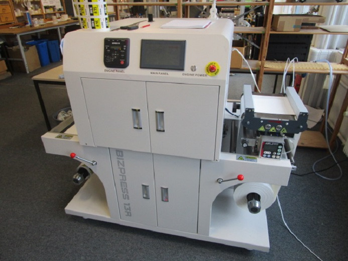 DIGITAL ETIKETTENDRUCKMASCHINE VP320C BIZPRESS 13R - Máquina de impresión: foto 1 DIGITAL ETIKETTENDRUCKMASCHINE VP320C BIZPRESS 13R - Máquina de impresión: foto 1