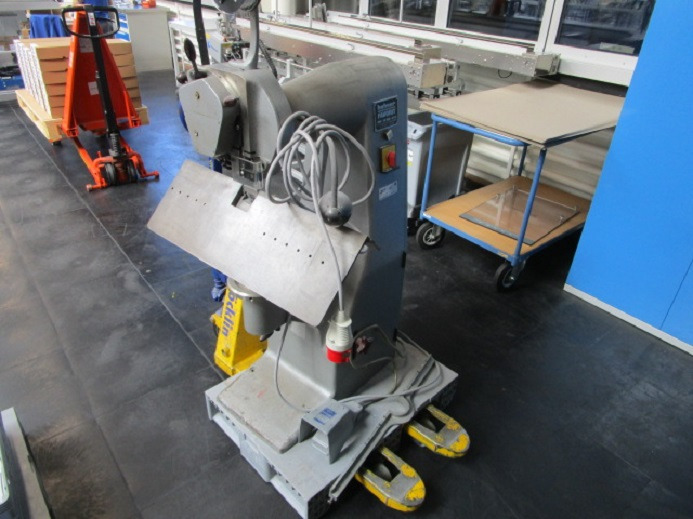 DRAHTHEFTMASCHINE HOHNER FAVORIT - Máquina de impresión: foto 3 DRAHTHEFTMASCHINE HOHNER FAVORIT - Máquina de impresión: foto 3