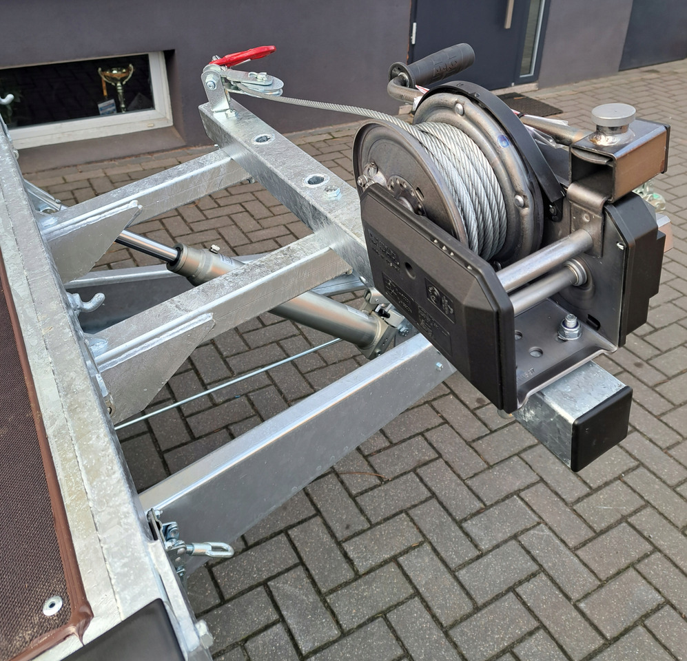 Remolque plataforma/ Caja abierta nuevo PRZYCZEPA PLATFORMA 508 CM, UCHYŁOWA Z WCIĄGARKĄ, DMC 3500 KG / PLATFORM TRAILER 508 CM, TILTING WITH WINCH, DMC 3500 KG: foto 6