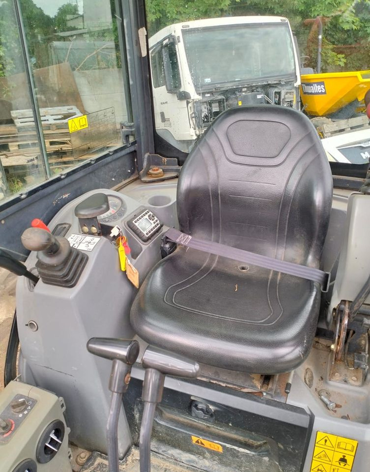 Doosan DX19 - Excavadora de cadenas: foto 4 Doosan DX19 - Excavadora de cadenas: foto 4