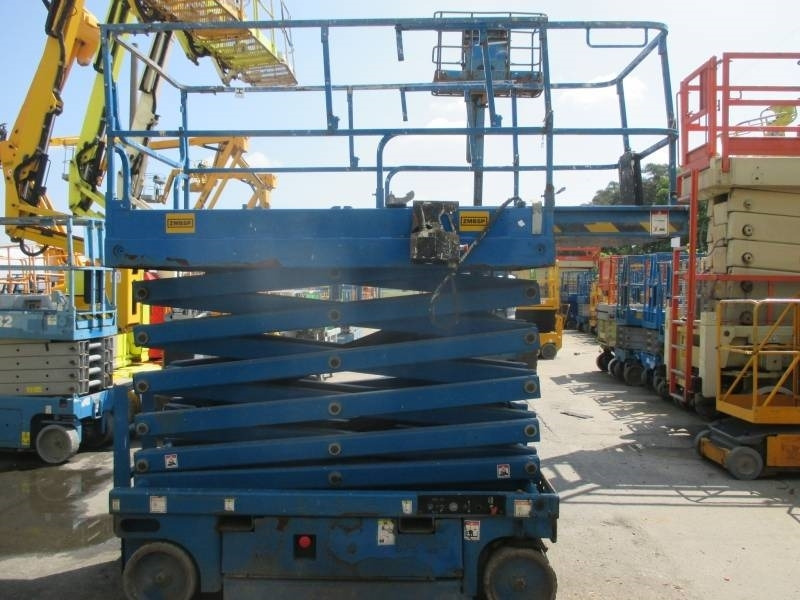 Haulotte Compact 14 - Plataforma de tijeras: foto 5 Haulotte Compact 14 - Plataforma de tijeras: foto 5